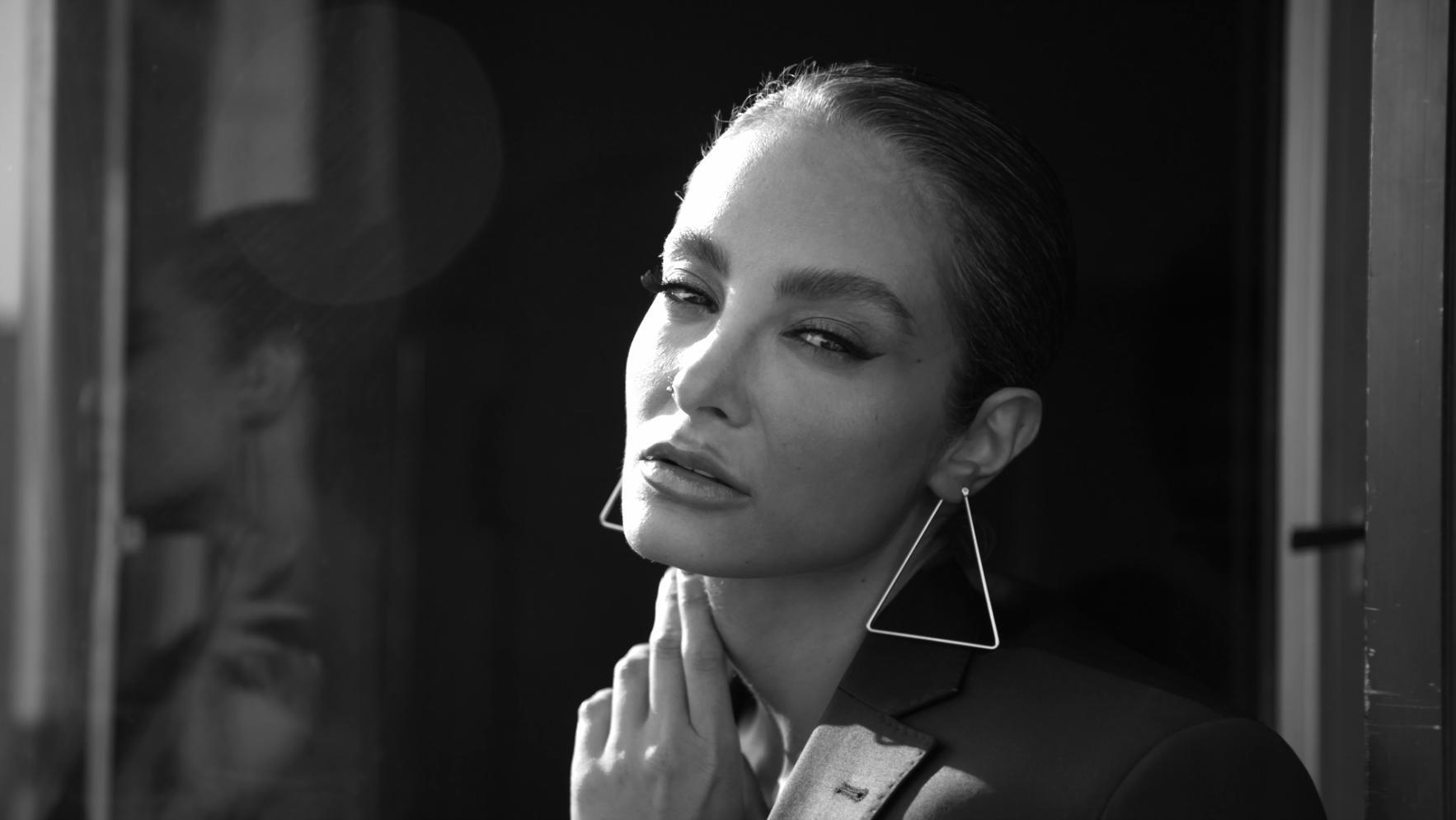 Special Effects Makeup Workspace mit professionellem Equipment und Materialien