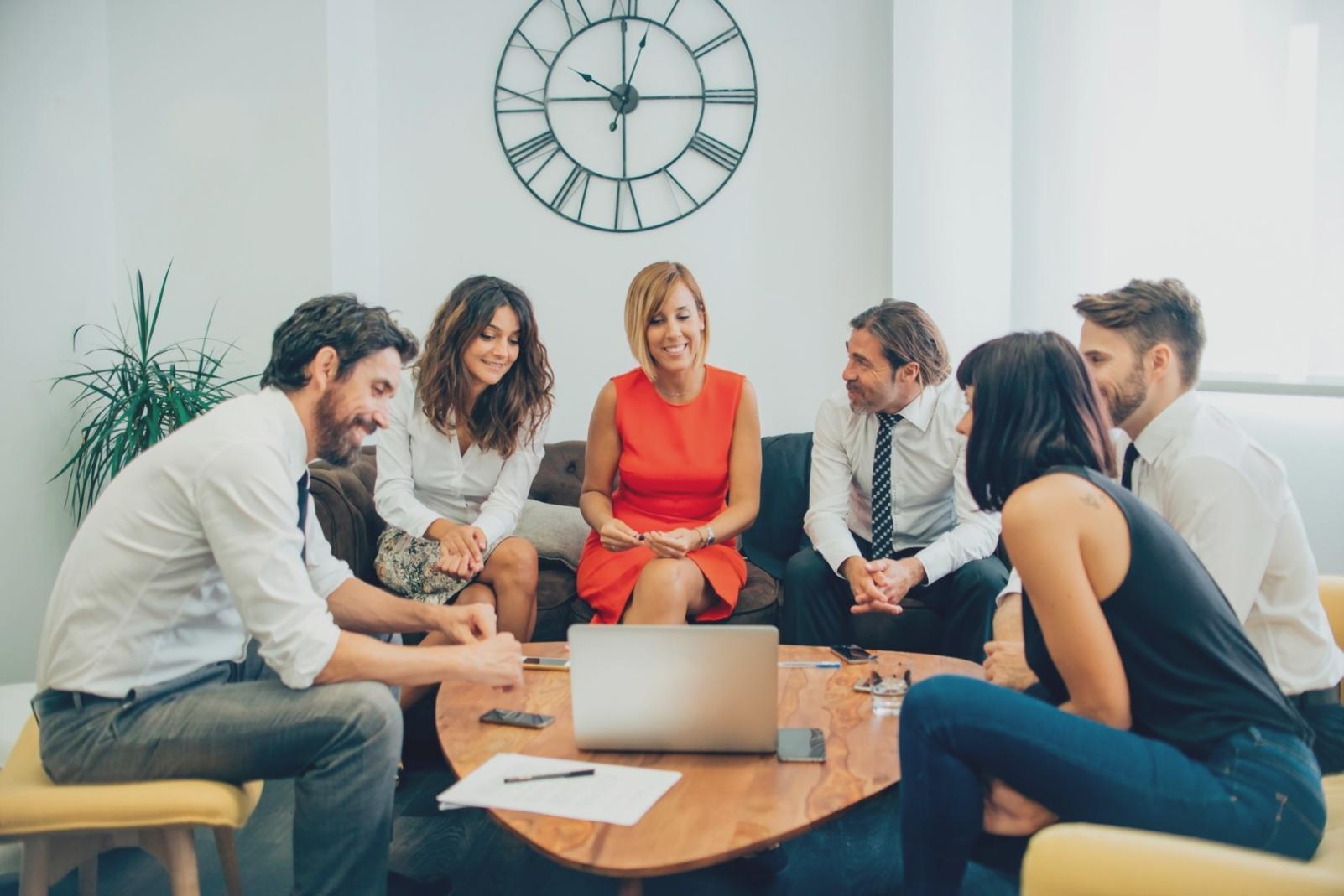 Detailaufnahme einer SFX Makeup Technik bei miralivoex